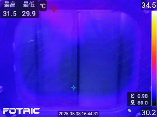 Figure 10: Temperature distribution inside battery enclosure under 4C discharge conditions, with maximum enclosure temperature 31.5 °C confirmed by infrared imaging